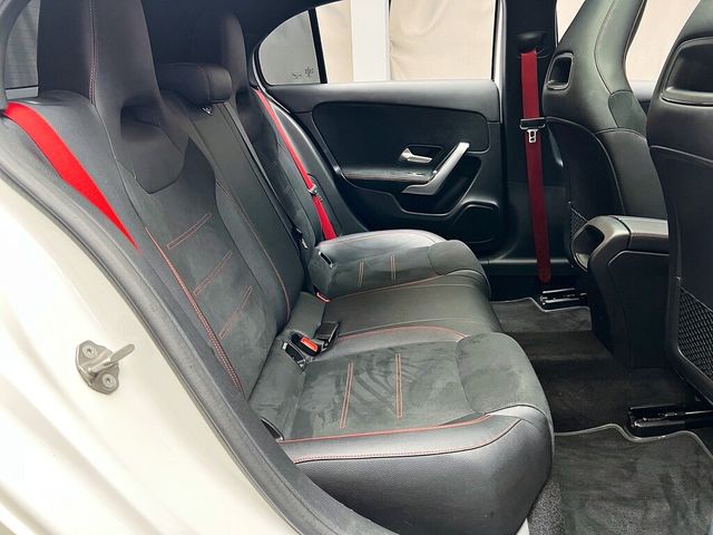 M-BENZ賓士 A45 AMG  第14張相片