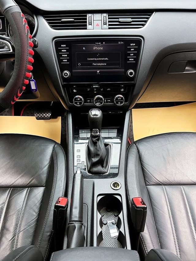 SKODA司科達 OCTAVIA COMBI  第16張相片