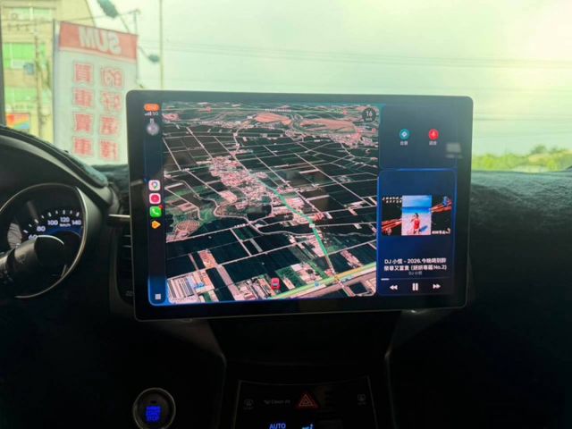 旗艦款 原廠選配撼動空力套件+鋒芒頭尾燈組+改裝惡魔眼 全車原鈑件 YES認證 超多配備  第12張相片