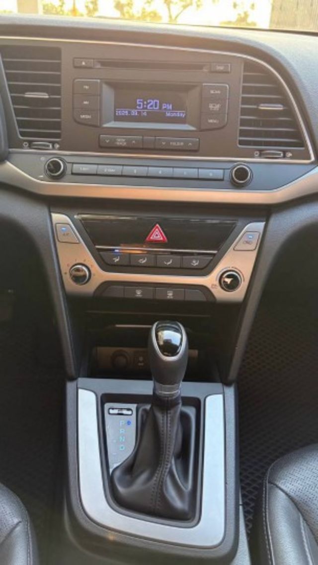 6代Elantra 全車原鈑件 YES認證 年份新 二十初頭萬  第11張相片