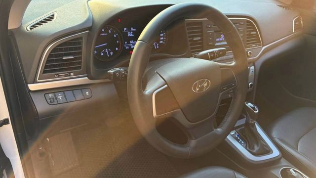 6代Elantra 全車原鈑件 YES認證 年份新 二十初頭萬  第12張相片