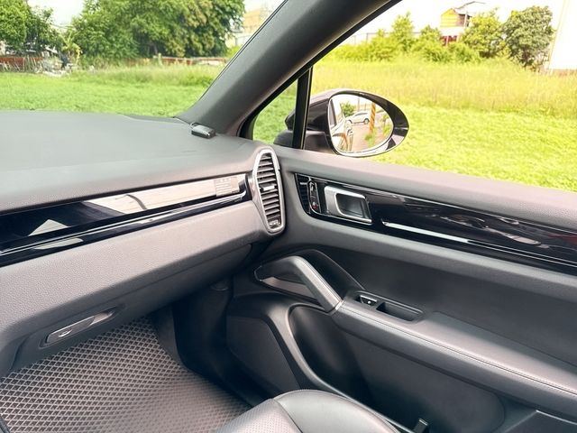 PORSCHE保時捷 CAYENNE  第9張相片