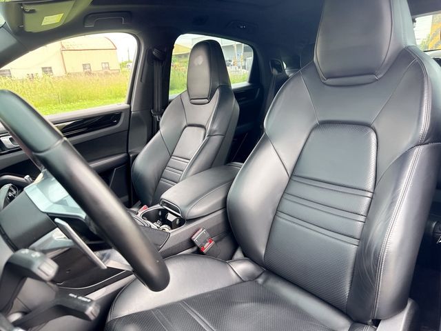 PORSCHE保時捷 CAYENNE  第11張相片