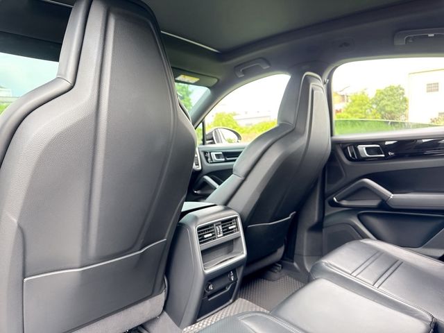 PORSCHE保時捷 CAYENNE  第12張相片