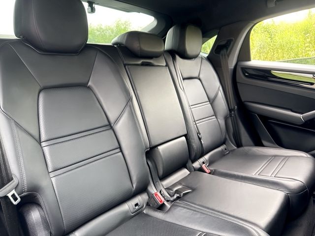 PORSCHE保時捷 CAYENNE  第17張相片