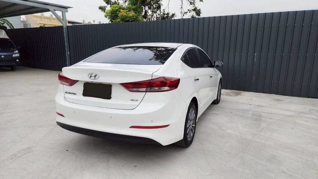 HYUNDAI現代 ELANTRA  第2張相片