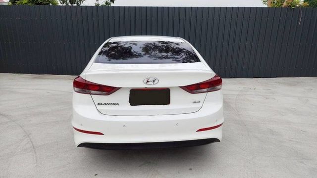 HYUNDAI現代 ELANTRA  第4張相片