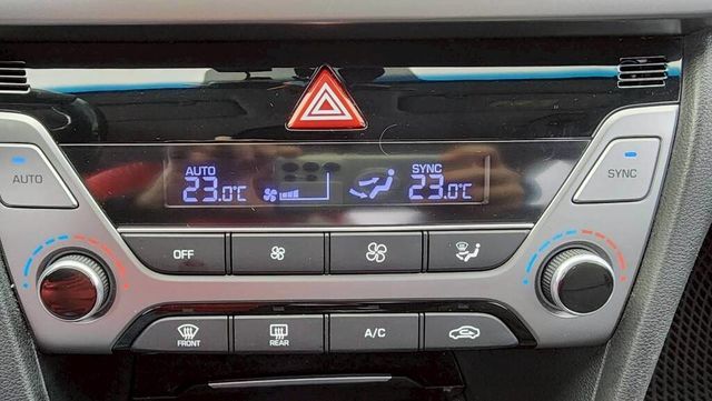 HYUNDAI現代 ELANTRA  第14張相片