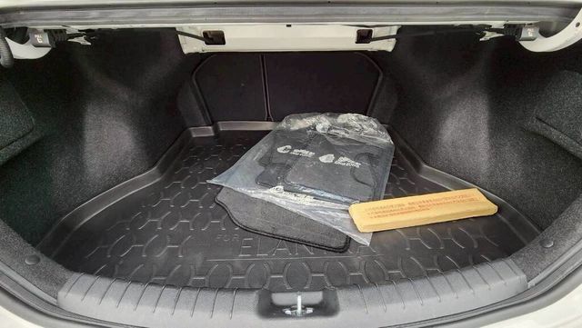 HYUNDAI現代 ELANTRA  第17張相片