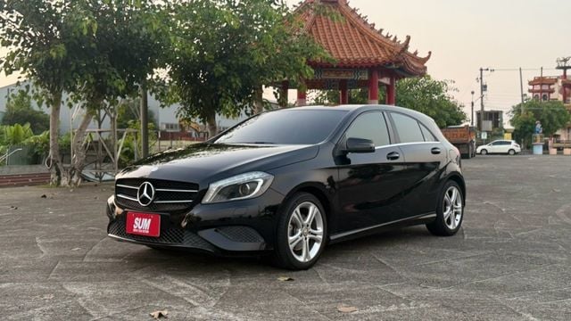 2014 BEZN A180 黑 里程10萬  第1張相片