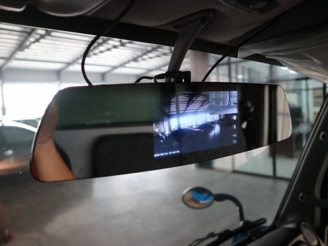 里程履約保證 11呎半 自排 五面蓬 順風版 霧燈 四項行車紀錄器 倒車顯影 冷暖空調 原廠保養 賺錢/載貨最佳好幫手  第14張相片