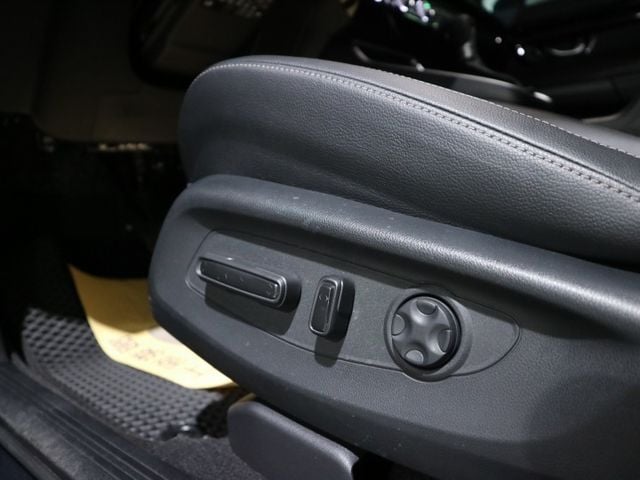 里程履約保證僅跑2萬 S版原廠保固 盲點 CARPLAY 雙電動座椅 電動尾門 無線充電 環景 換檔撥片 ACC 雙恆溫  第9張相片