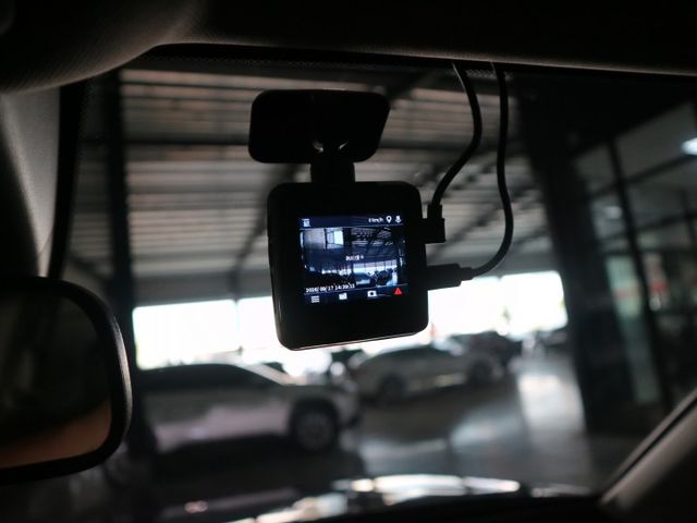 里程履約保證僅跑2萬 S版原廠保固 盲點 CARPLAY 雙電動座椅 電動尾門 無線充電 環景 換檔撥片 ACC 雙恆溫  第14張相片