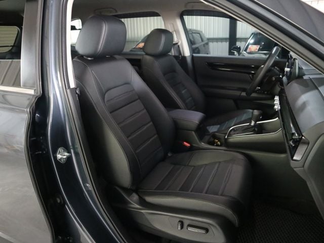 里程履約保證僅跑2萬 S版原廠保固 盲點 CARPLAY 雙電動座椅 電動尾門 無線充電 環景 換檔撥片 ACC 雙恆溫  第19張相片