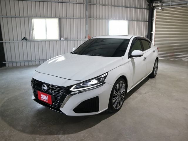 里程履約保證僅跑3萬 原廠保養 CARPLAY 導航 環景 盲點 ACC 車道偏離 電動座椅/天窗 後出風口 LED頭燈  第2張相片