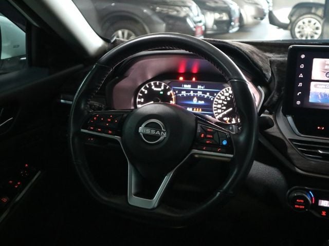 里程履約保證僅跑3萬 原廠保養 CARPLAY 導航 環景 盲點 ACC 車道偏離 電動座椅/天窗 後出風口 LED頭燈  第9張相片