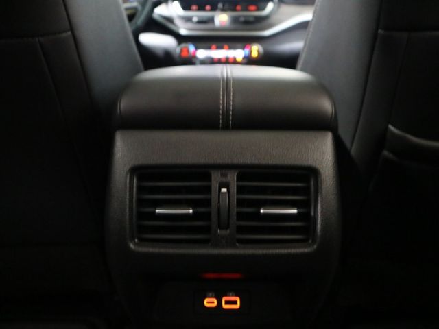 里程履約保證僅跑3萬 原廠保養 CARPLAY 導航 環景 盲點 ACC 車道偏離 電動座椅/天窗 後出風口 LED頭燈  第11張相片
