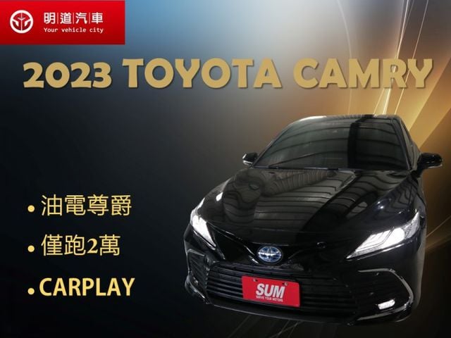 里程履約保證僅跑2萬 尊爵版 電動座椅 抬頭顯示器 CARPLAY 盲點 LED日行燈/頭燈/尾燈 行車紀錄器 倒車顯影  第1張相片