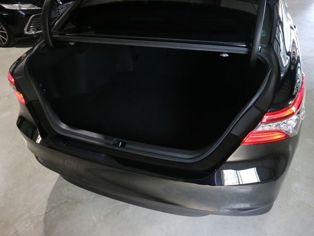 里程履約保證僅跑2萬 尊爵版 電動座椅 抬頭顯示器 CARPLAY 盲點 LED日行燈/頭燈/尾燈 行車紀錄器 倒車顯影  第5張相片