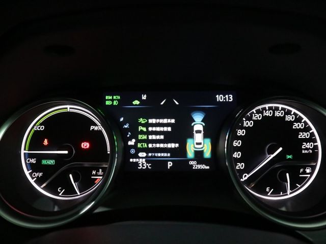 里程履約保證僅跑2萬 尊爵版 電動座椅 抬頭顯示器 CARPLAY 盲點 LED日行燈/頭燈/尾燈 行車紀錄器 倒車顯影  第14張相片