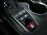 里程履約保證僅跑2萬 尊爵版 電動座椅 抬頭顯示器 CARPLAY 盲點 LED日行燈/頭燈/尾燈 行車紀錄器 倒車顯影  第17張縮圖