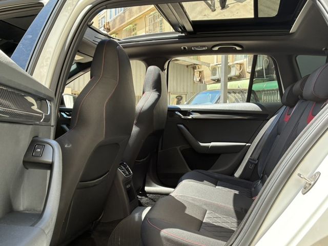 Skoda Octavia  第15張相片