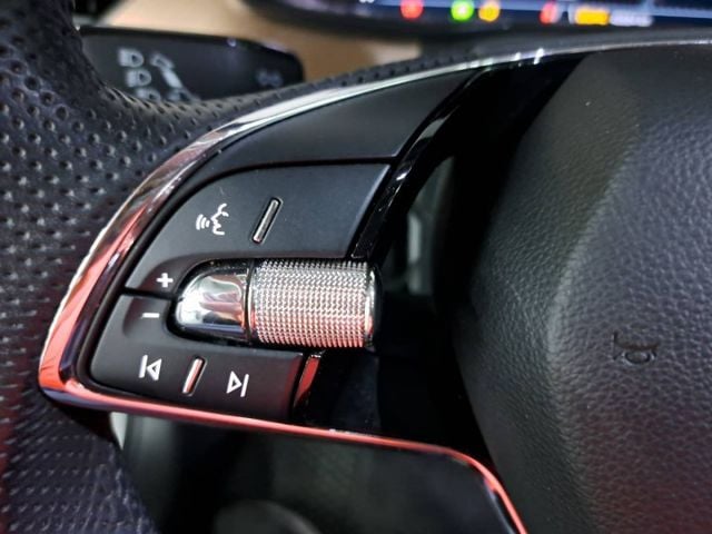 『實車實圖 實車實價』IK ACC LWDS TCS TPMS菁英版配備齊全 一手車氣氛佳 品質保證 寶佳汽車歡迎您來電  第10張相片