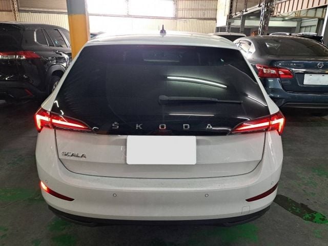 『實車實圖 實車實價』IK ACC LWDS TCS TPMS菁英版配備齊全 一手車氣氛佳 品質保證 寶佳汽車歡迎您來電  第18張相片