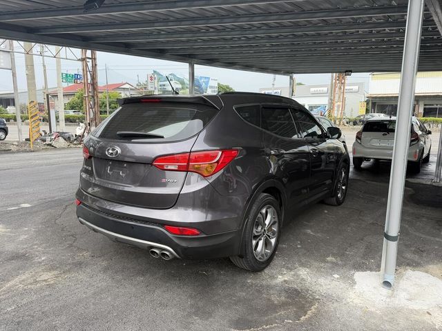 HYUNDAI現代 SANTA FE  第2張相片