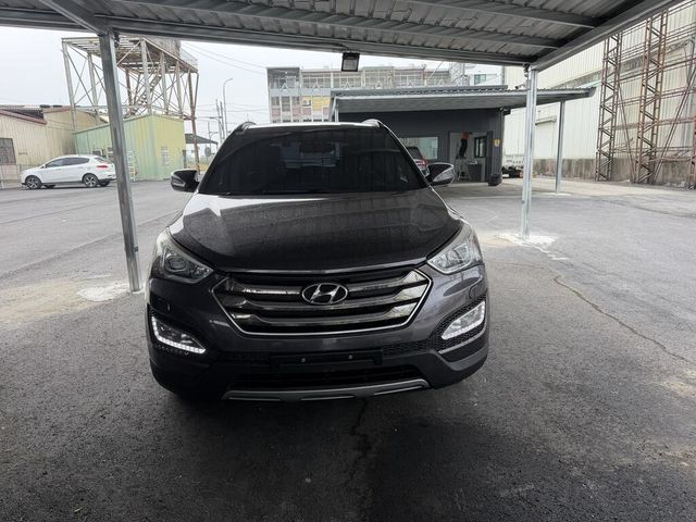 HYUNDAI現代 SANTA FE  第3張相片