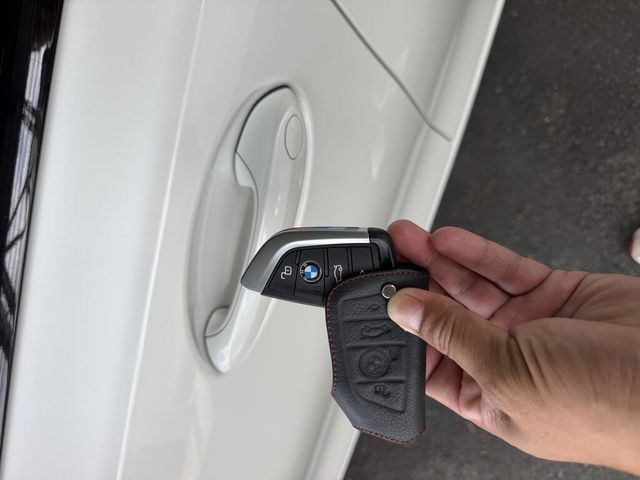 BMW寶馬 320I TOURING  第9張相片