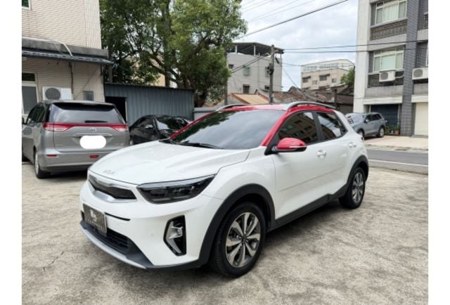 【Stonic/KIA /2022年/白、紅】【油電】ACC跟車  第1張相片