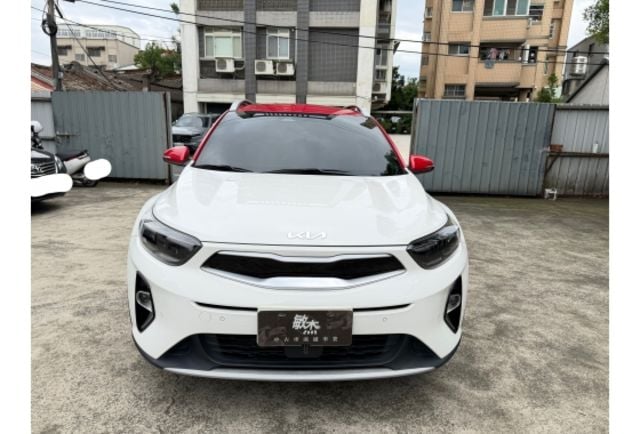 【Stonic/KIA /2022年/白、紅】【油電】ACC跟車  第2張相片