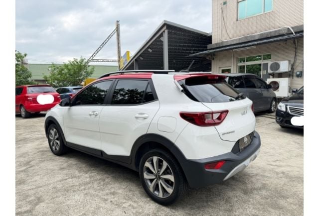 【Stonic/KIA /2022年/白、紅】【油電】ACC跟車  第6張相片