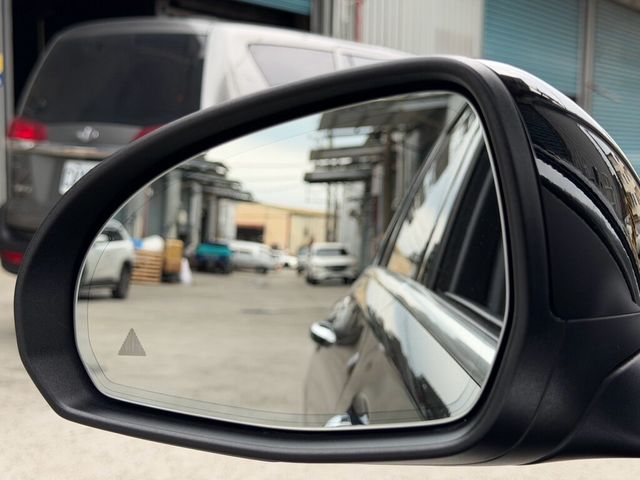 M-BENZ賓士 C300  第8張相片