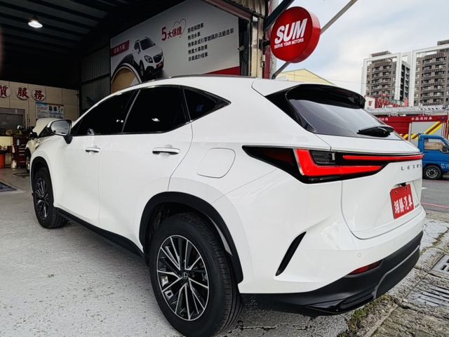 2025NX200豪華版一手車原板件原廠保養原廠保固中公里數保證只跑5000多公里  第9張相片