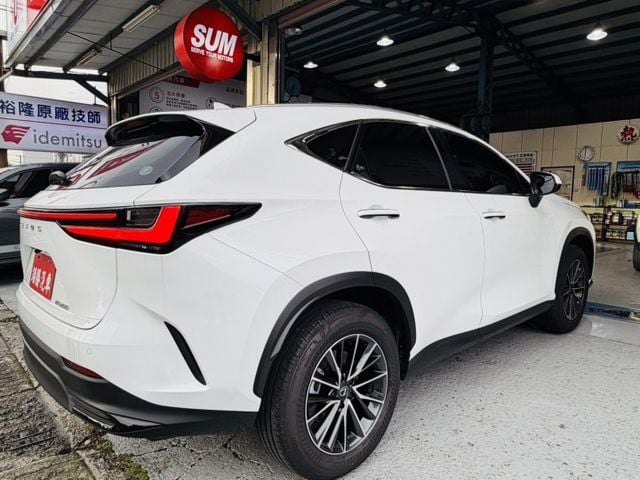 2025NX200豪華版一手車原板件原廠保養原廠保固中公里數保證只跑5000多公里  第10張相片