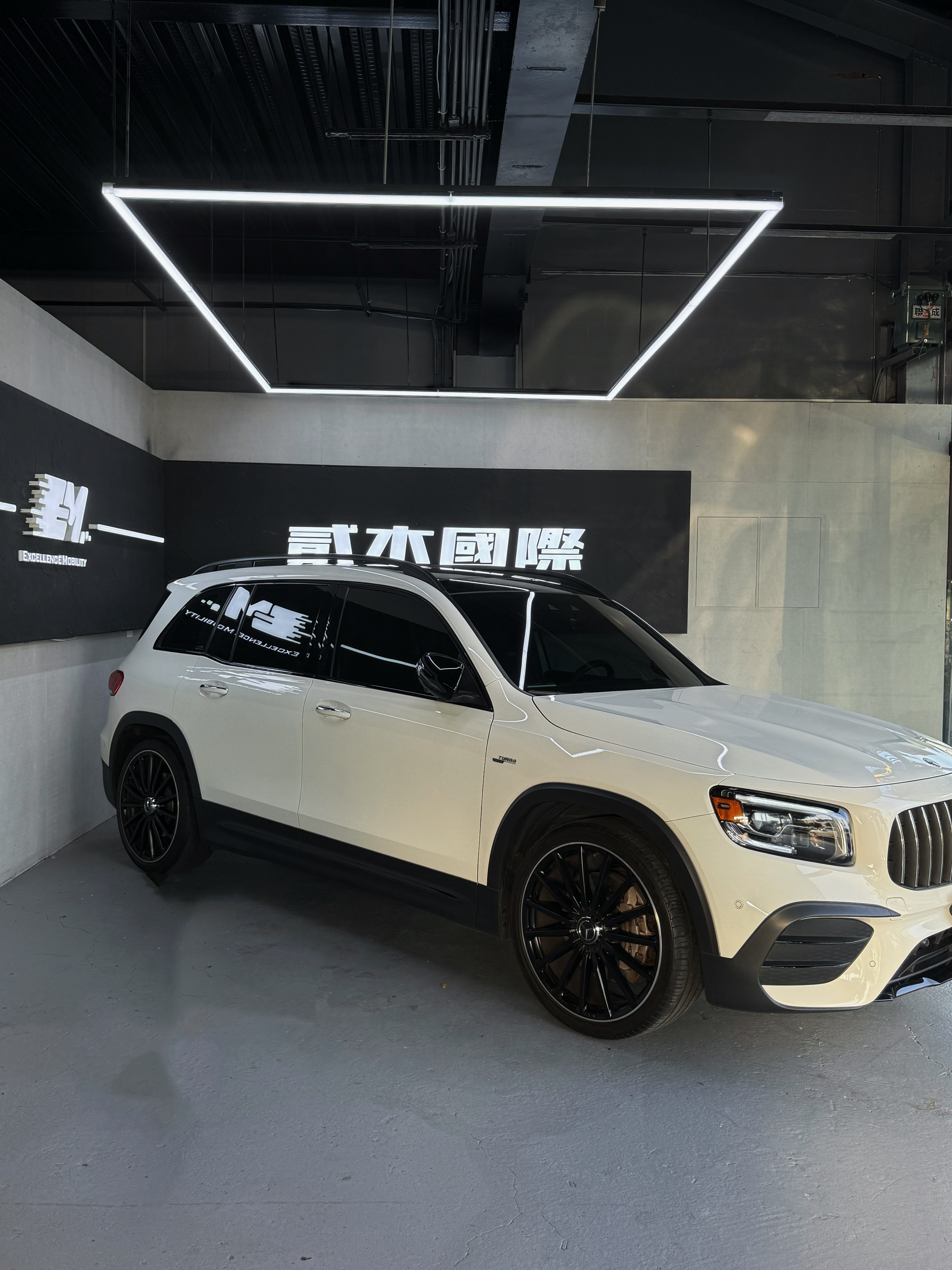 2021 Benz GLB35 4MATIC  第2張相片