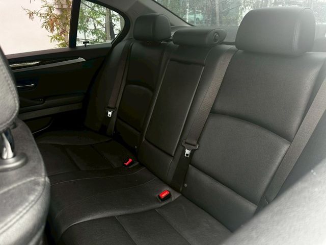 2015 BMW 520i 有興趣歡迎來聊聊 來電詢問更優惠  第9張相片
