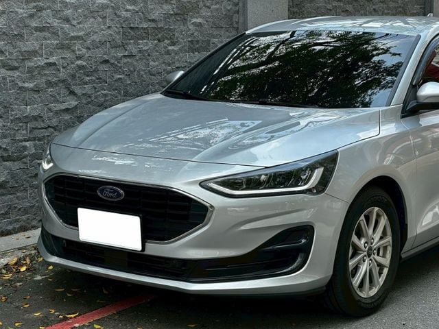 2024 Ford Focus 5D X｜灰色準新車｜里程僅 1.3 萬｜安全配備滿載｜63.8 萬  第3張相片