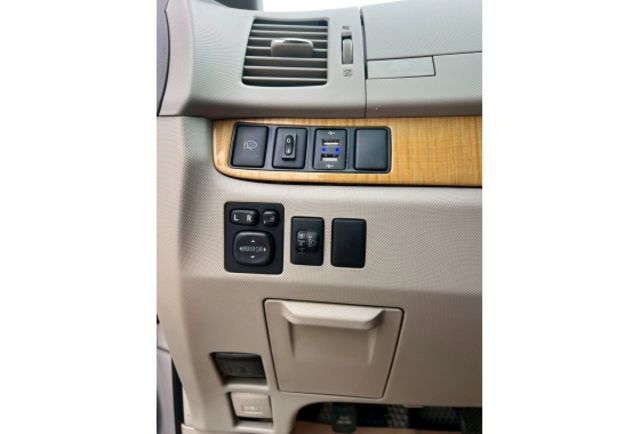 2007年Previa 2.4 七人座  第16張相片