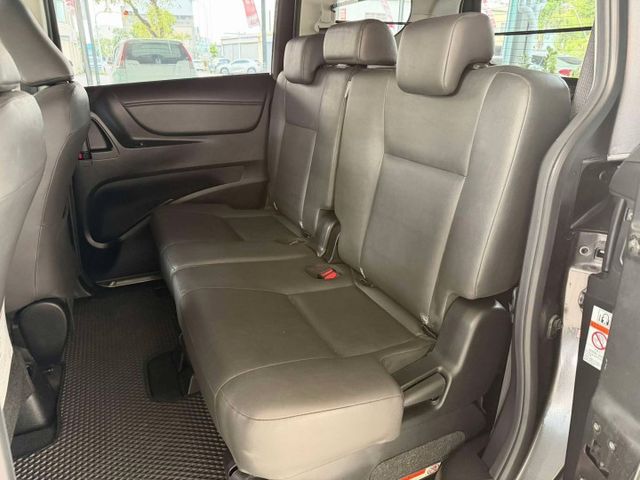 IKEY免鑰匙.巡跡防滑.自動緊急剎車系統.車道偏離警示系統  第10張相片