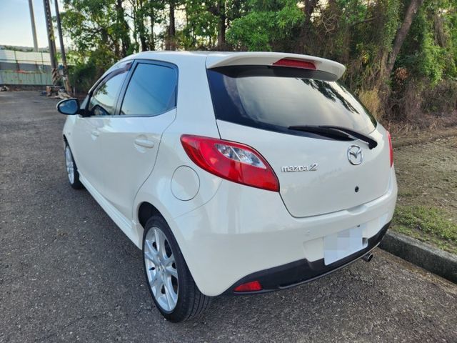 MAZDA2 五門掀背車 五門小車 都會小車 輕巧好停車 新手 代步 電動後視鏡 胎壓偵測器  第2張相片
