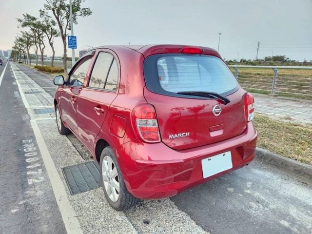 NISSAN NEW MARCH 五門小車 五門掀背車 原鈑件 恆溫空調 ABS防鎖死 遮風避雨好夥伴 新手代步  第2張相片