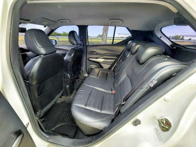 NISSAN KICKS 五門掀背車 跨界小休旅 I-KEY免鑰匙 一鍵啟動 定速系統 環景系統 盲點偵測 循跡防滑  第5張相片