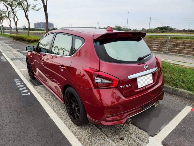 NISSAN I-TIIDA 五門掀背車 I-KEY免鑰匙 一鍵啟動 定速系統 音響快撥 摸門 導航主機 倒車顯影  第2張相片