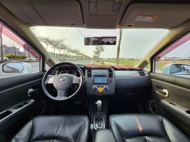 NISSAN TIIDA 便宜代步車 五門掀背車 恆溫空調 五門小車 都會小車 新手 買菜 通勤  第6張相片