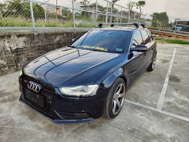 AUDI A4 EA888引擎 五門掀背車 稀有旅行車 HID頭燈 車頂架 倒車顯影 電動座椅 恆溫空調 定速系統  第2張相片