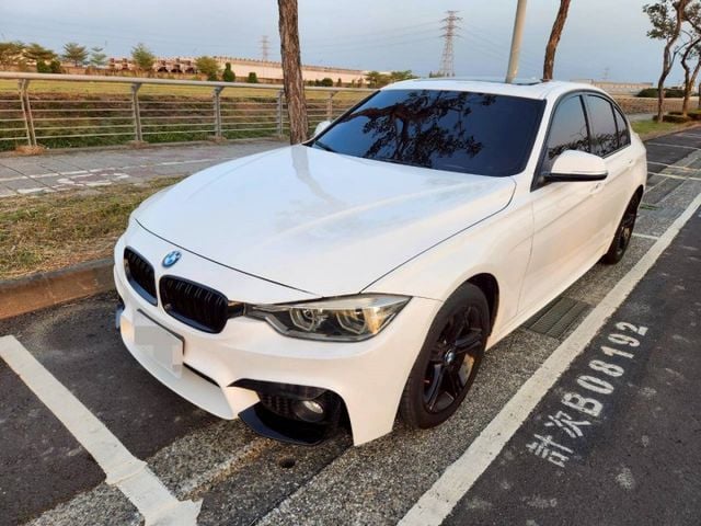BMW 328i 四門轎車 帥氣流線外型 I-KEY免鑰匙 摸門感應 一鍵啟動 倒車顯影  第1張相片