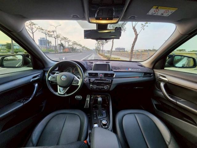 BMW X1 18D 休旅車 省油都市小修旅 一鍵啟動 電動座椅 電動尾門 循跡防滑  倒車顯影  第5張相片